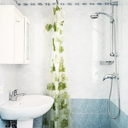 Apartamento Comfy Flat Near The And Shops In